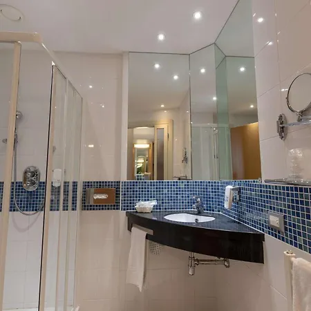 Western Palace Hotell 4*