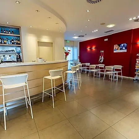 Western Palace Hotel 4*