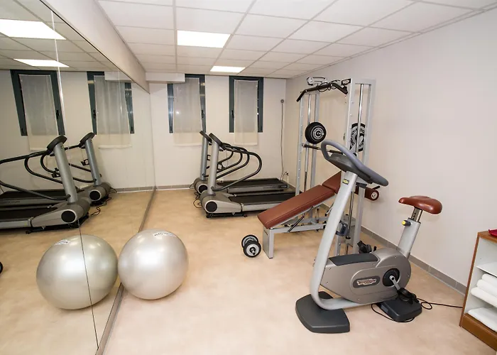 Western Palace מלון