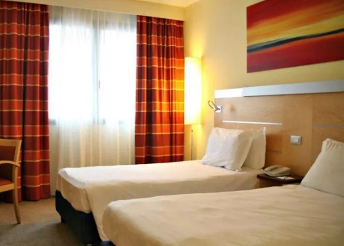 Western Palace פררה